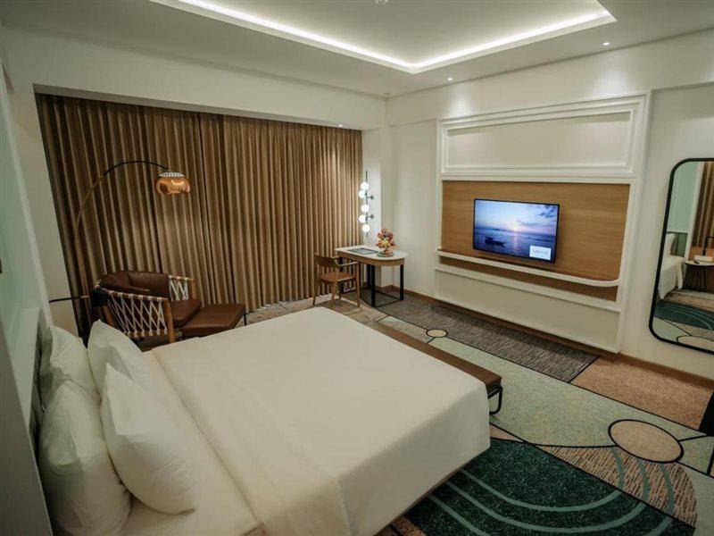 Luwansa Hotel And Convention Center Manado Exteriör bild