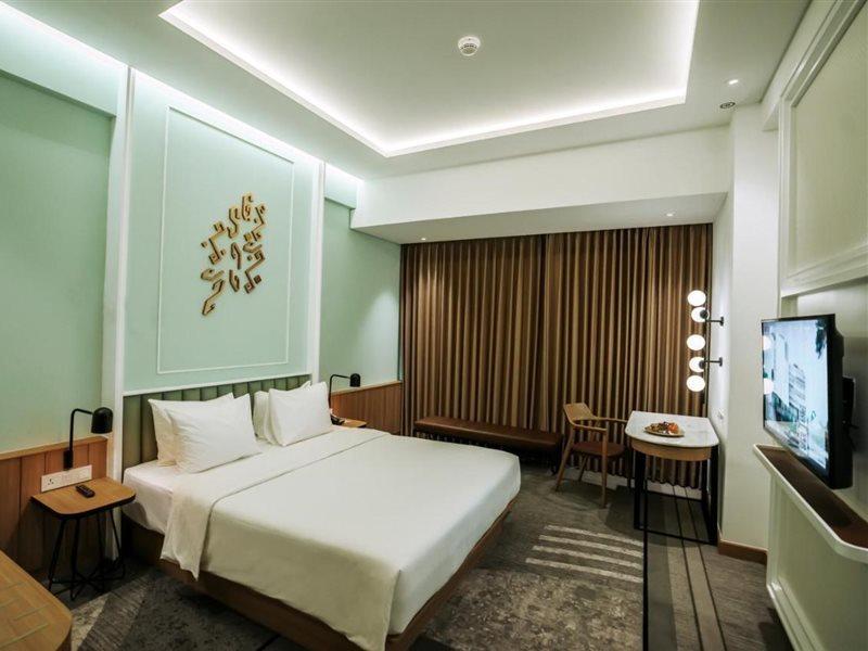 Luwansa Hotel And Convention Center Manado Exteriör bild